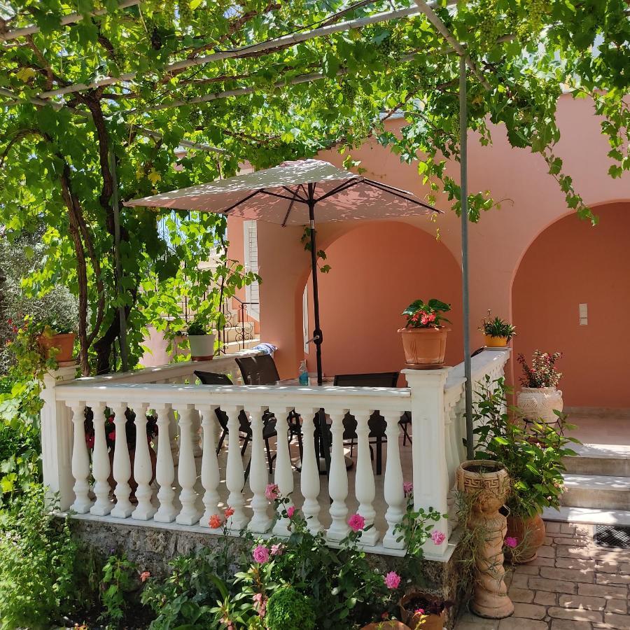 Apartamento Nikolaou Thomas House Parga Exterior foto