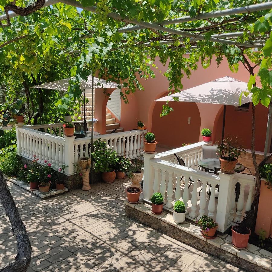 Apartamento Nikolaou Thomas House Parga Exterior foto