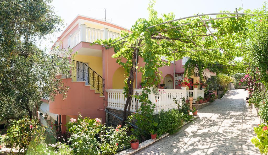 Apartamento Nikolaou Thomas House Parga Exterior foto
